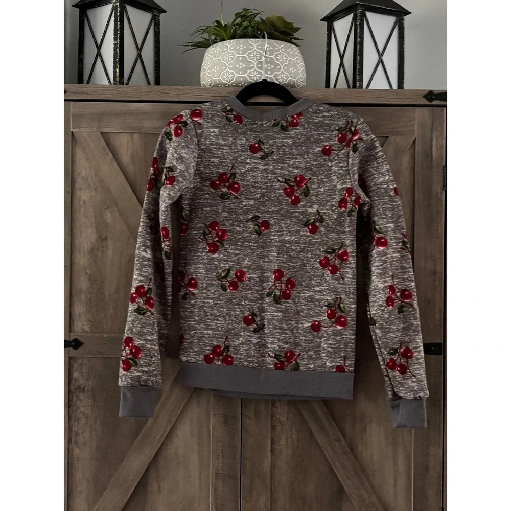 Full Tilt Girls XS Gray Heathered Cherry Print Long Sleeve Crewneck Sweatshirt